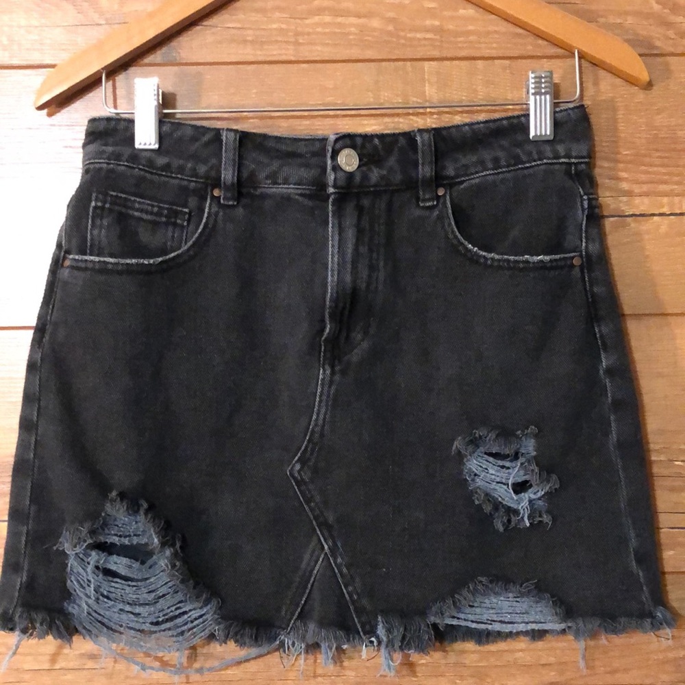 Pacsun sz 26 faded distressed black denim skirt